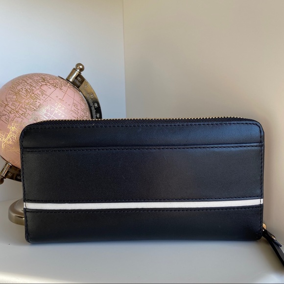 Kate Spade Ziparound Wallet - Picture 2 of 4